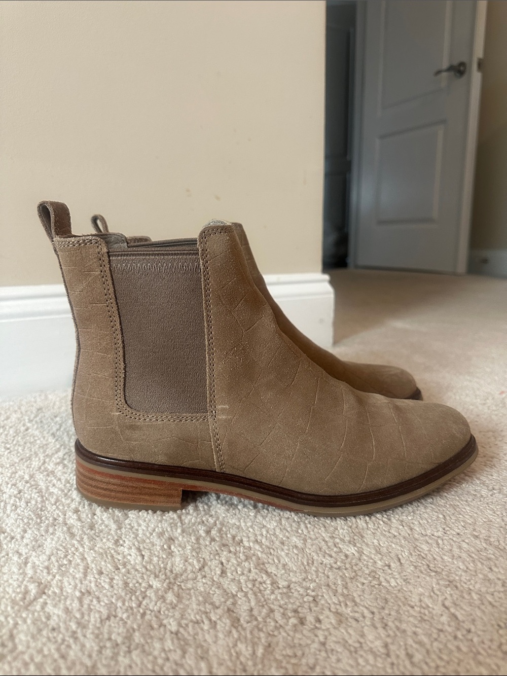 Clark’s Boots Women’s 9.5